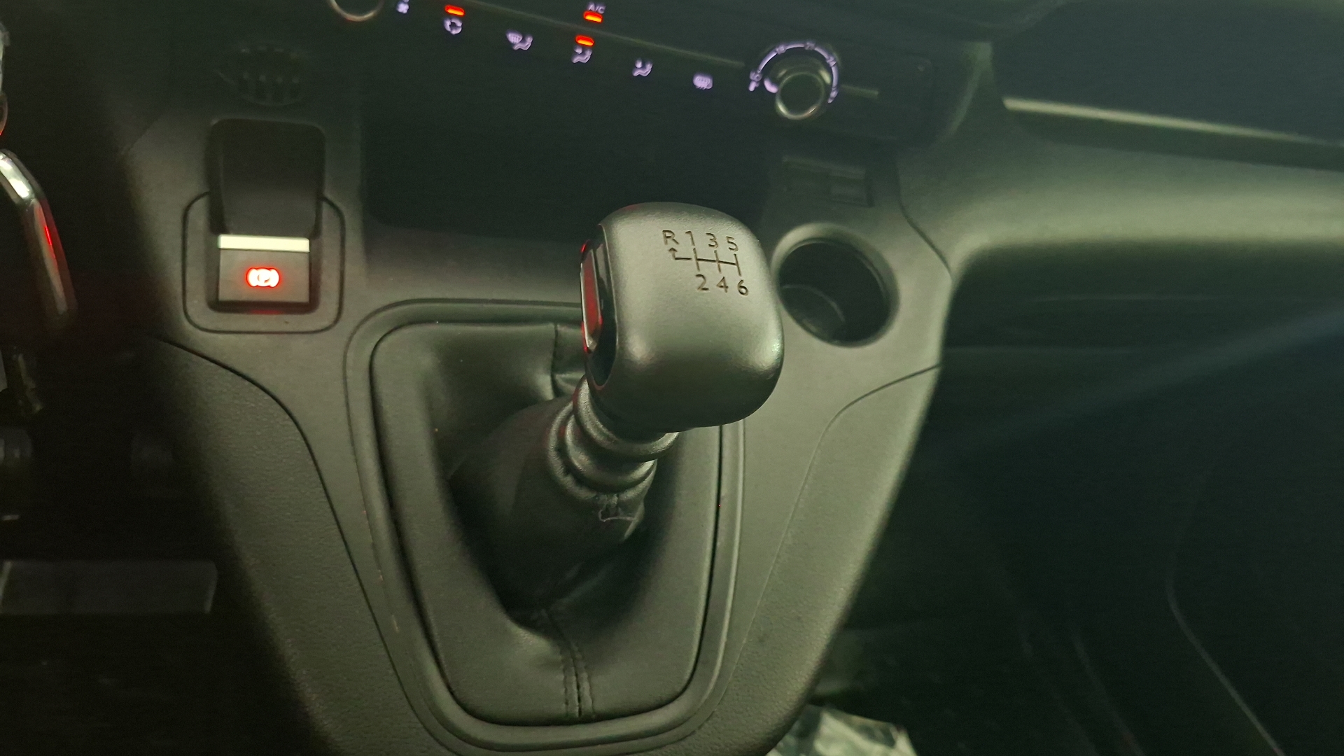 Opel Combo — foto 12 de 15
