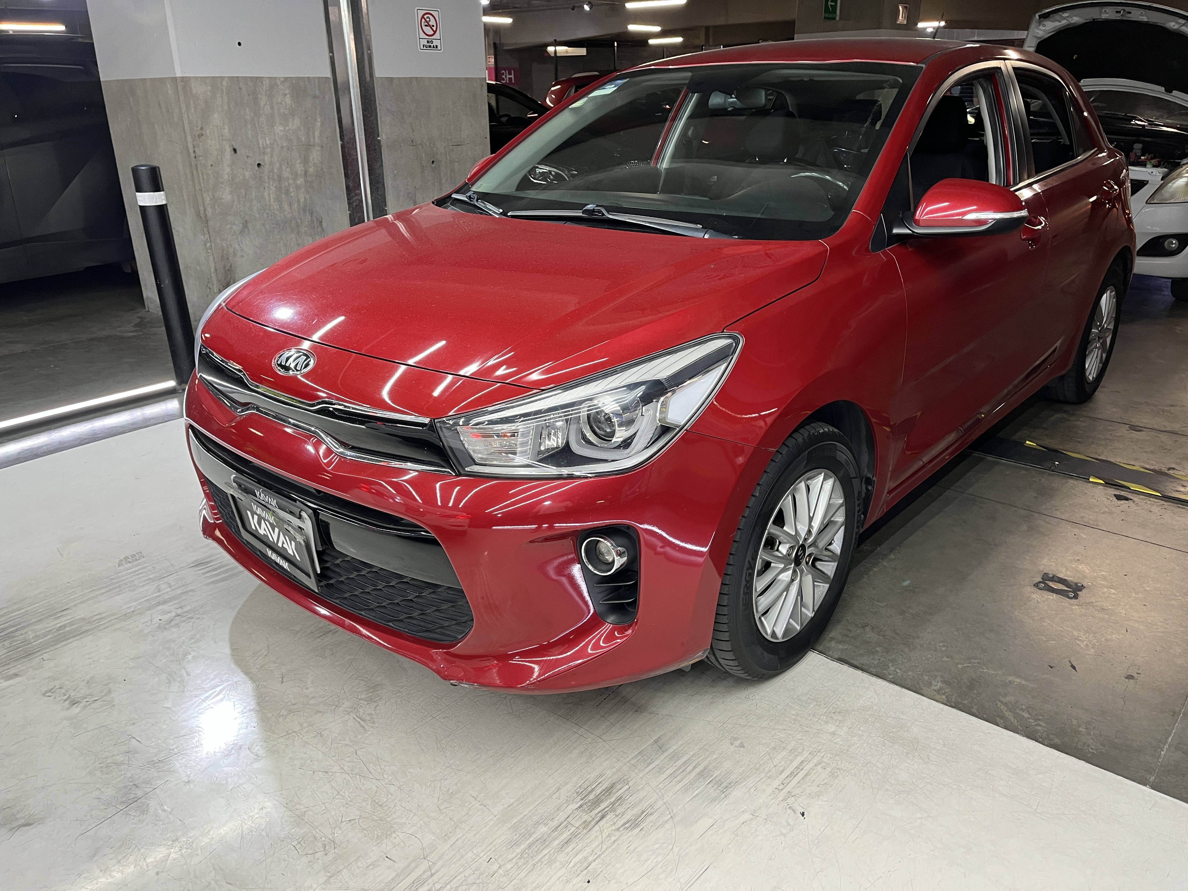 Autos Kia Rio 1.6 EX AUTO Hatchback 2018 usados | KAVAK México