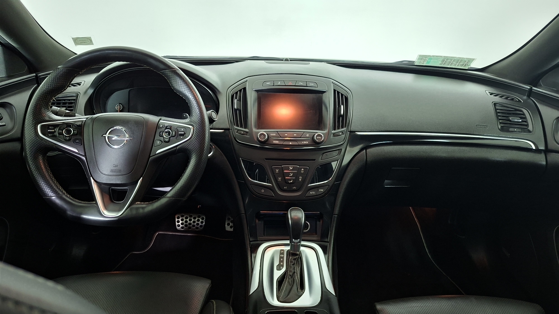 Opel Insignia — foto 8 de 18