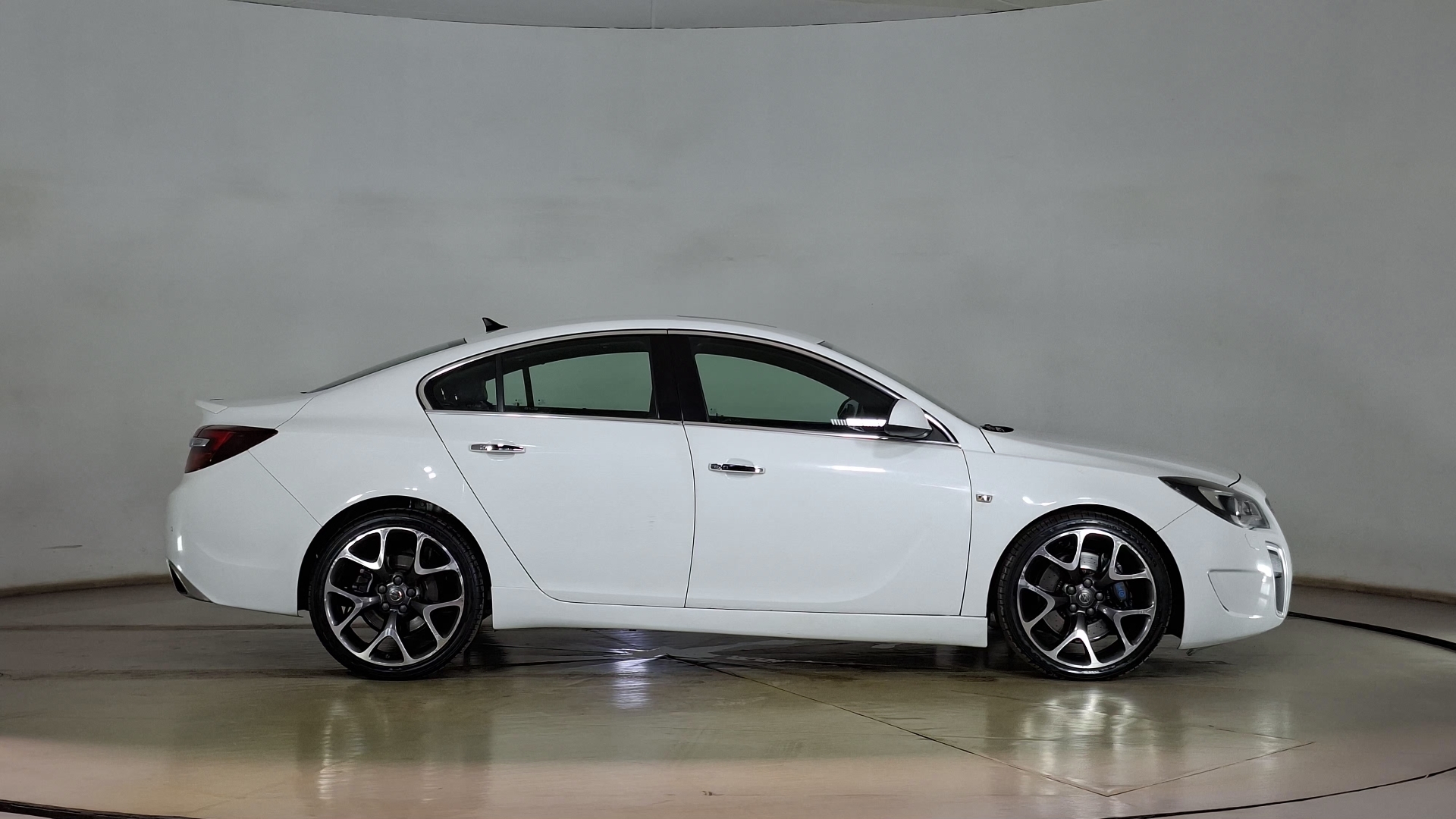 Opel Insignia — foto 4 de 18