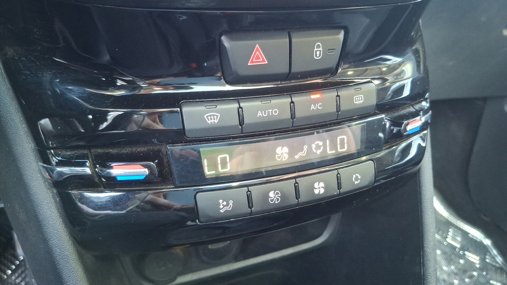 Peugeot 2008 — foto 17 de 18