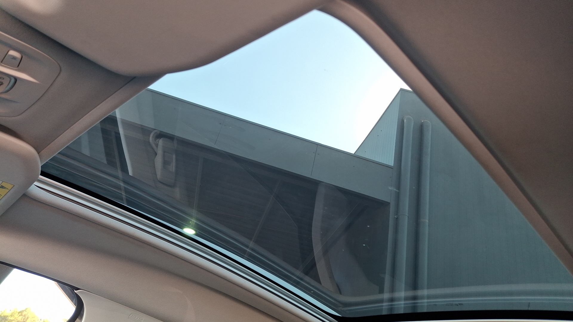 Peugeot 2008 — foto 14 de 18