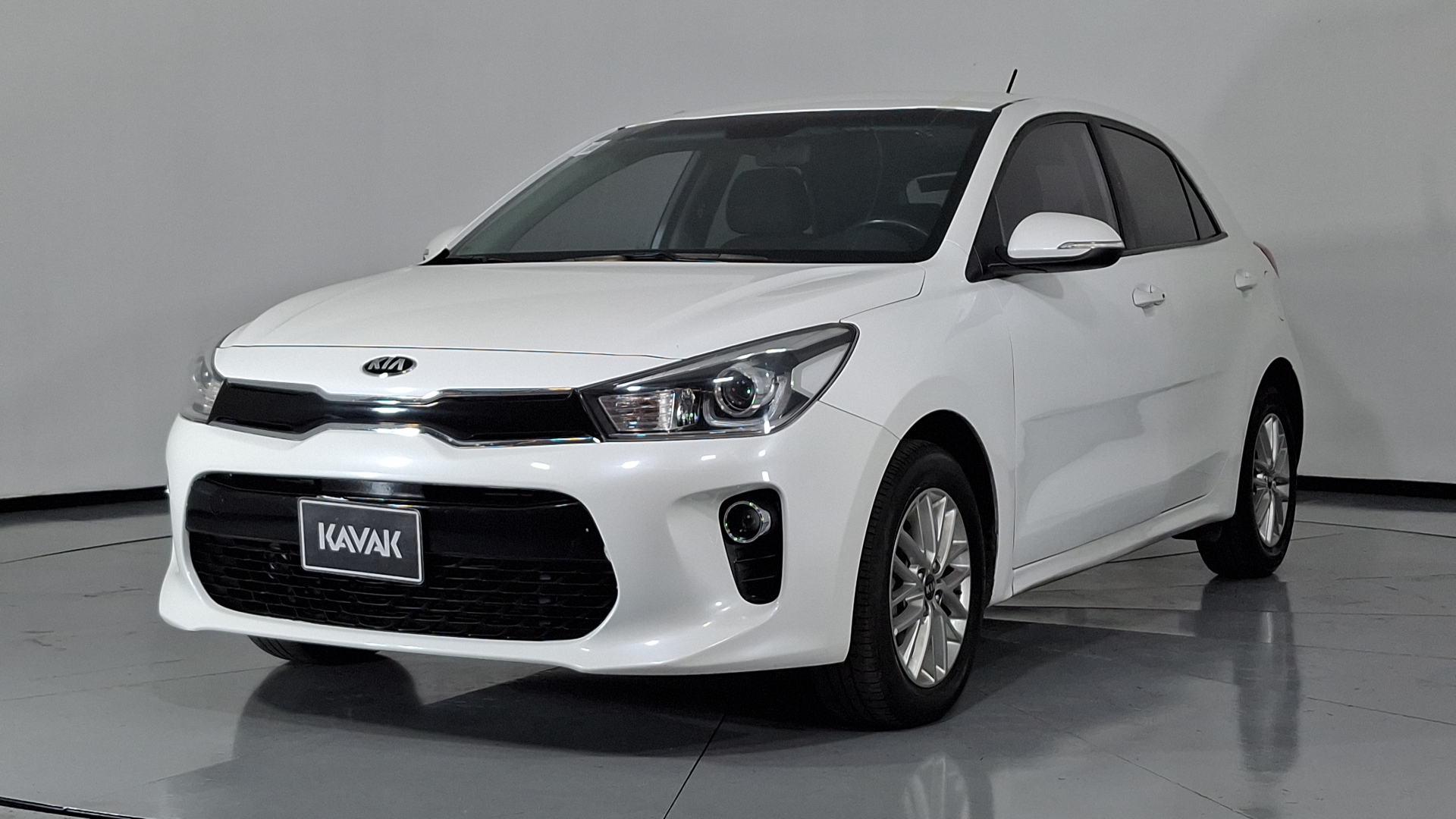 Autos Kia Rio 1.6 EX AUTO Hatchback 2018 usados | KAVAK México