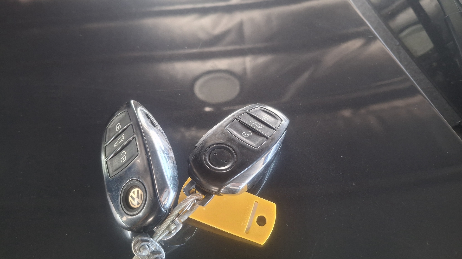 Volkswagen Touareg — foto 18 de 18