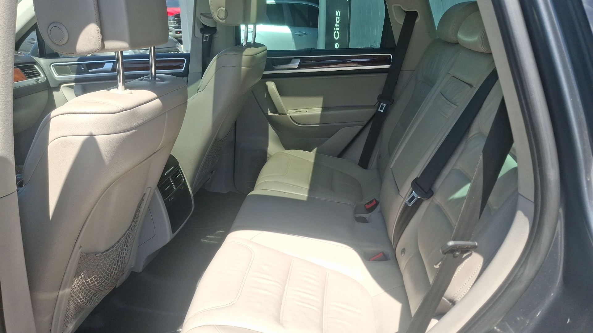 Volkswagen Touareg — foto 16 de 18