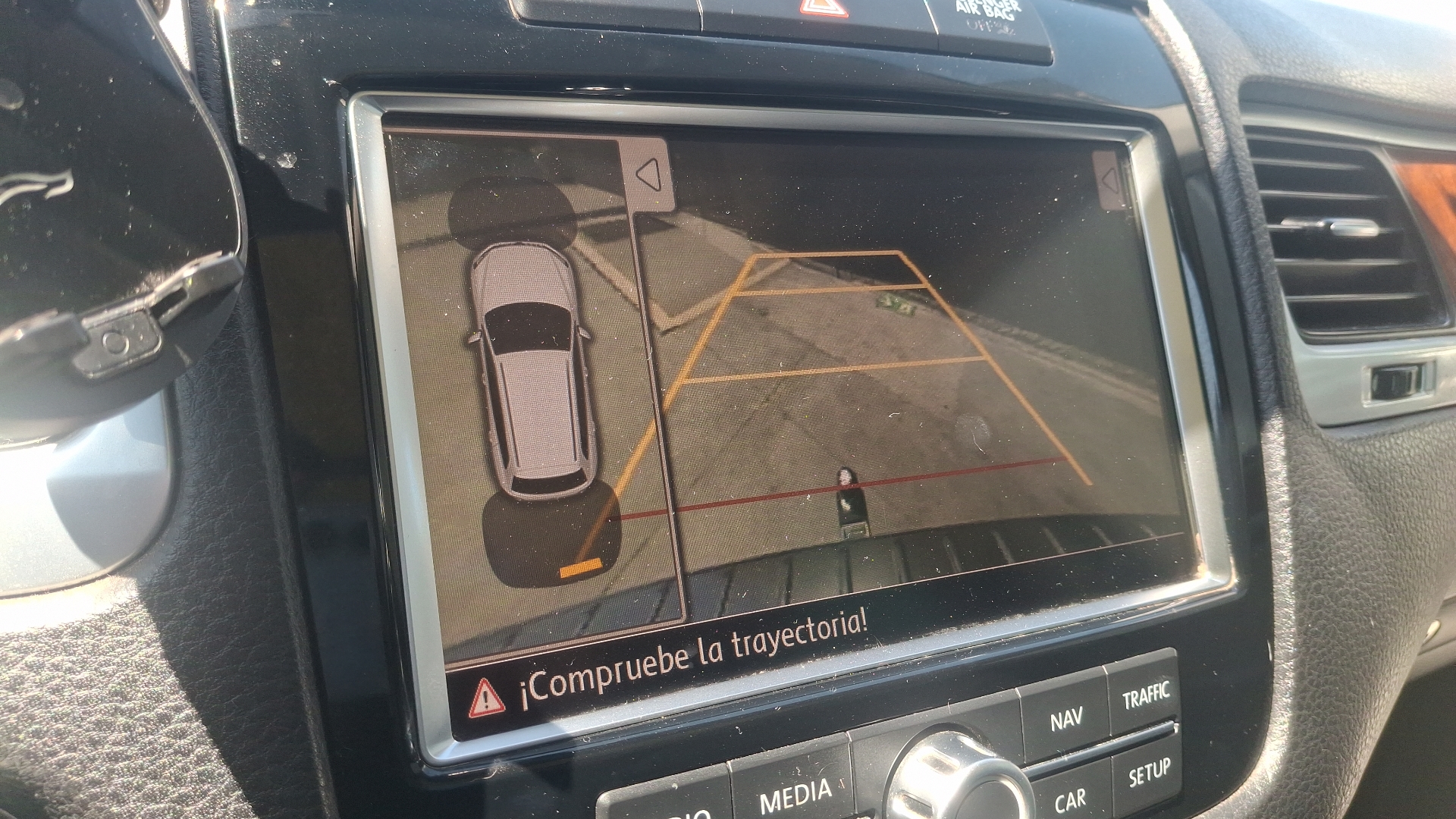 Volkswagen Touareg — foto 13 de 18