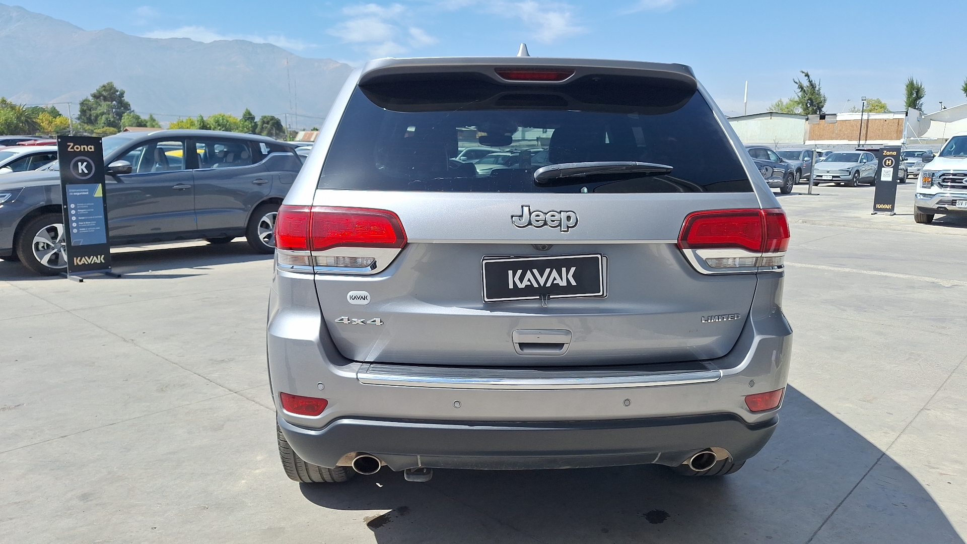Jeep Grand Cherokee — foto 3 de 16