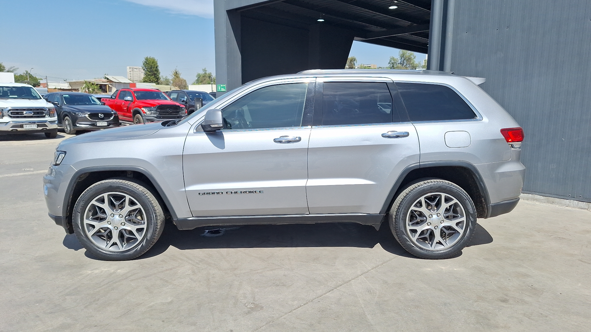 Jeep Grand Cherokee — foto 2 de 16