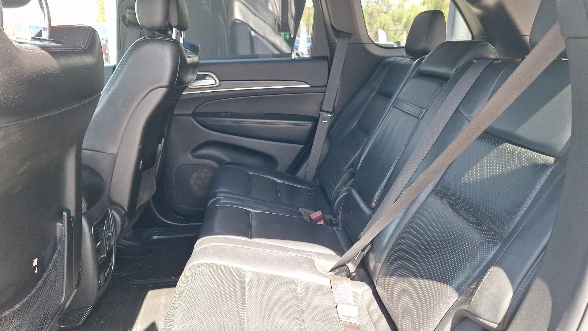Jeep Grand Cherokee — foto 14 de 16