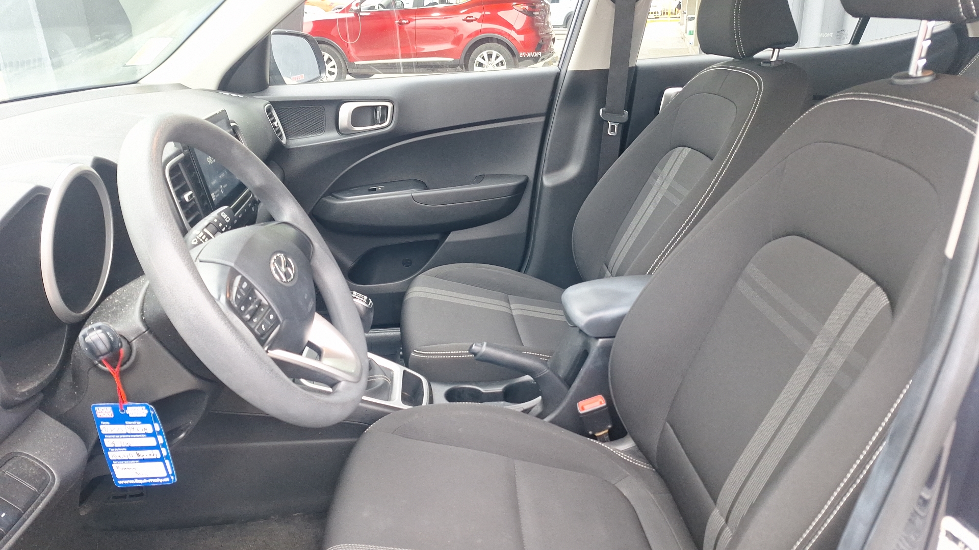Hyundai Venue — foto 14 de 15