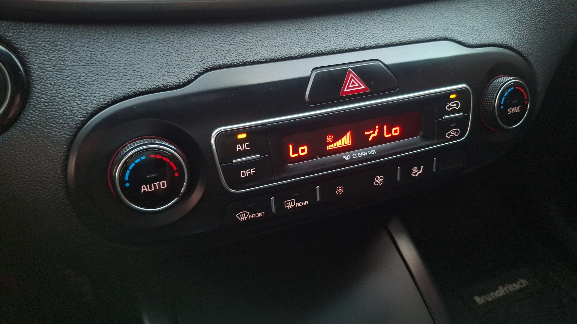 KIA Sorento — foto 15 de 16
