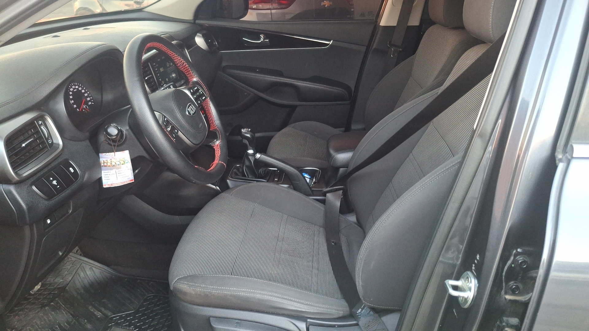 KIA Sorento — foto 13 de 16