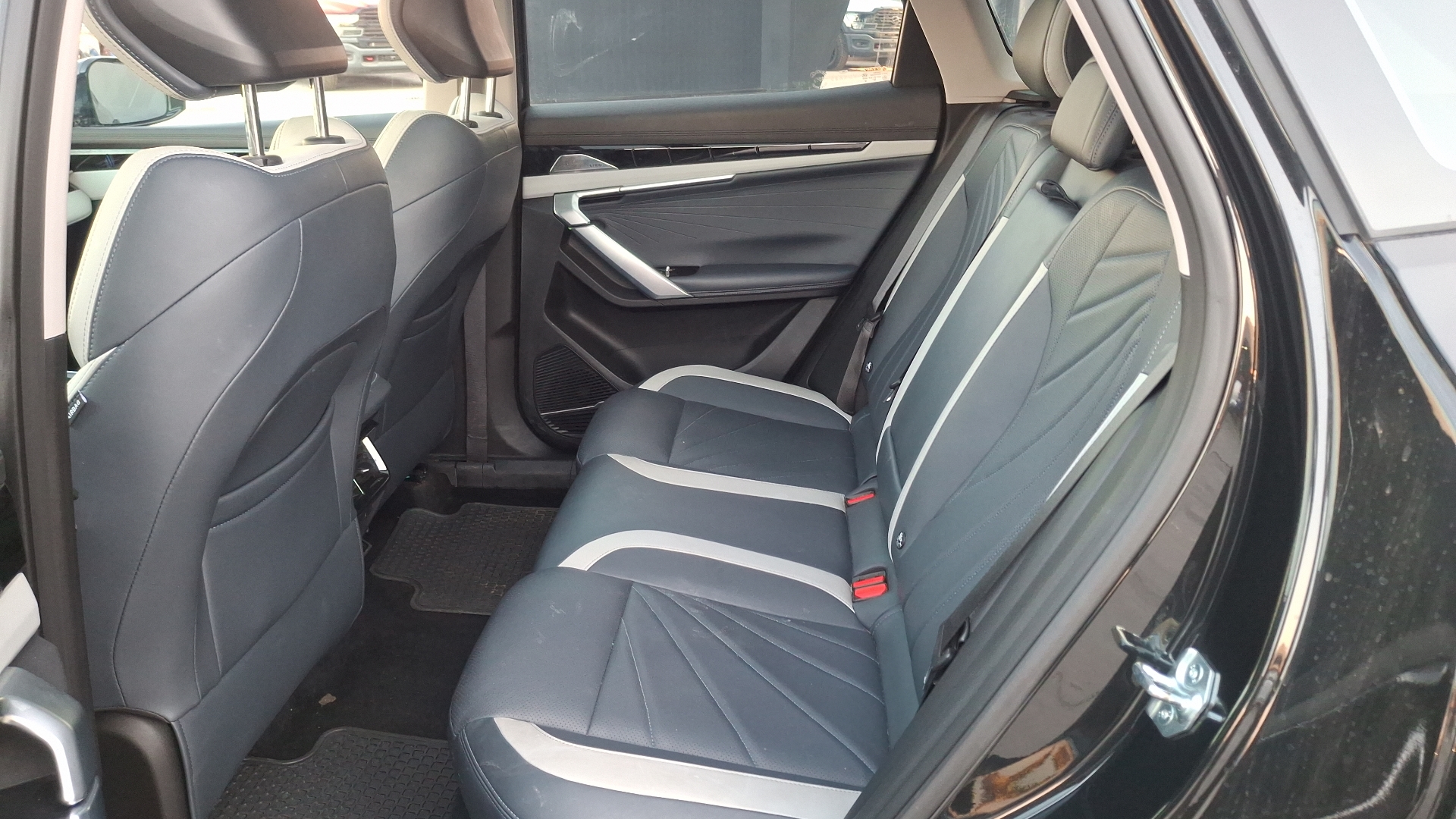 Geely Starray — foto 15 de 17