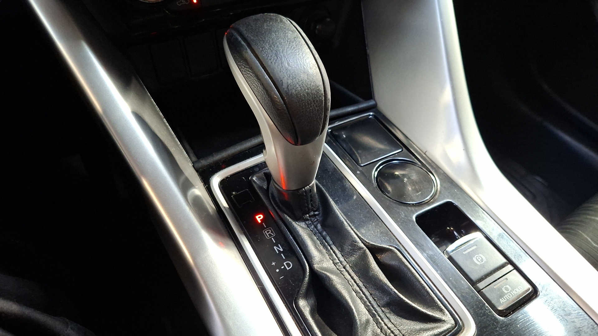 Mitsubishi Eclipse Cross — foto 11 de 17