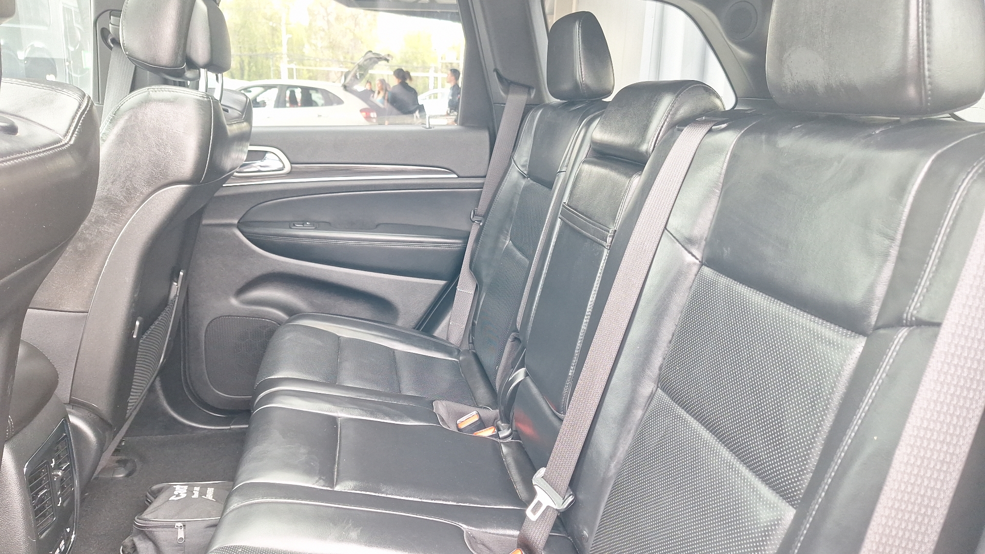 Jeep Grand Cherokee — foto 14 de 16