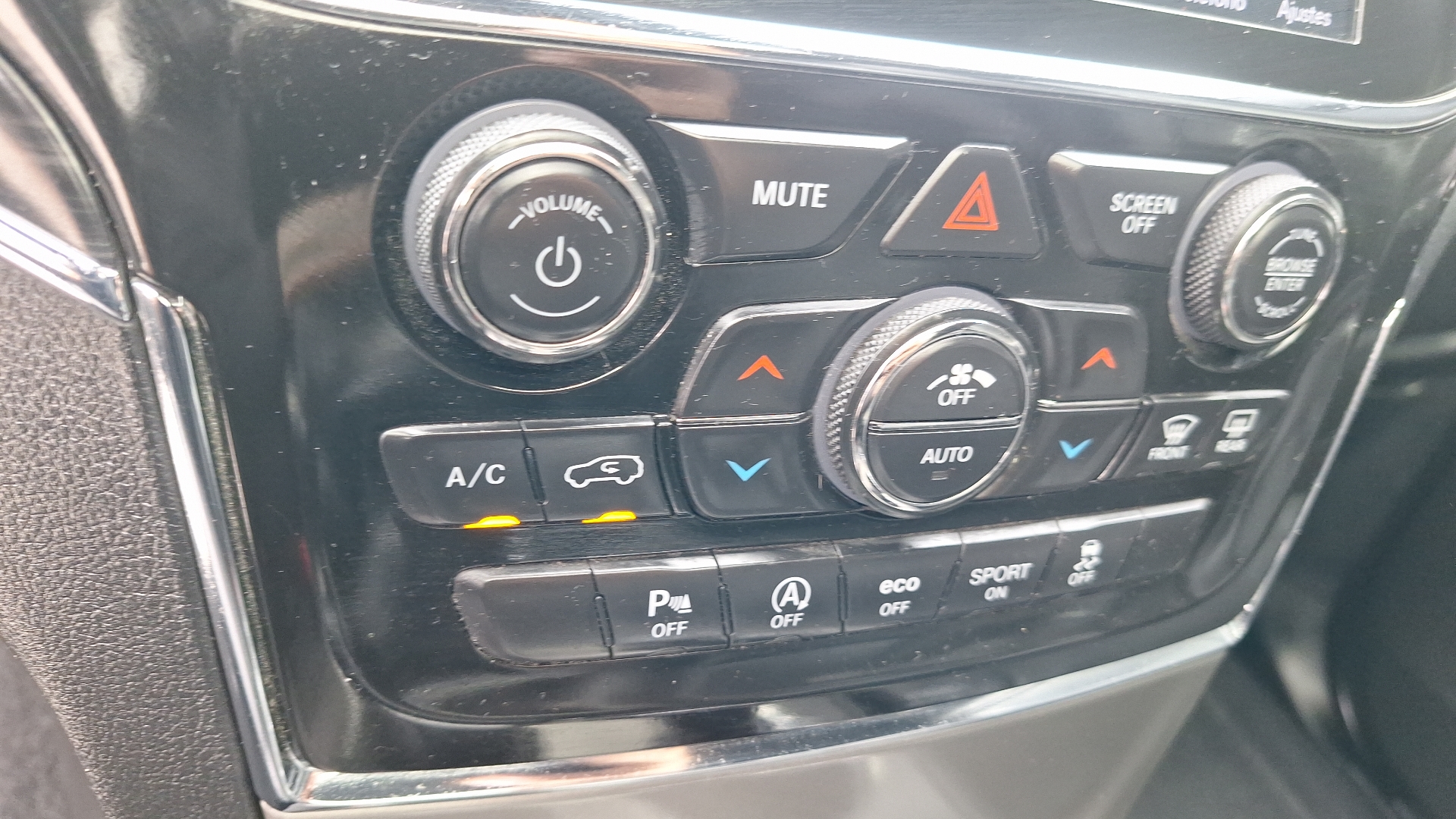 Jeep Grand Cherokee — foto 16 de 16