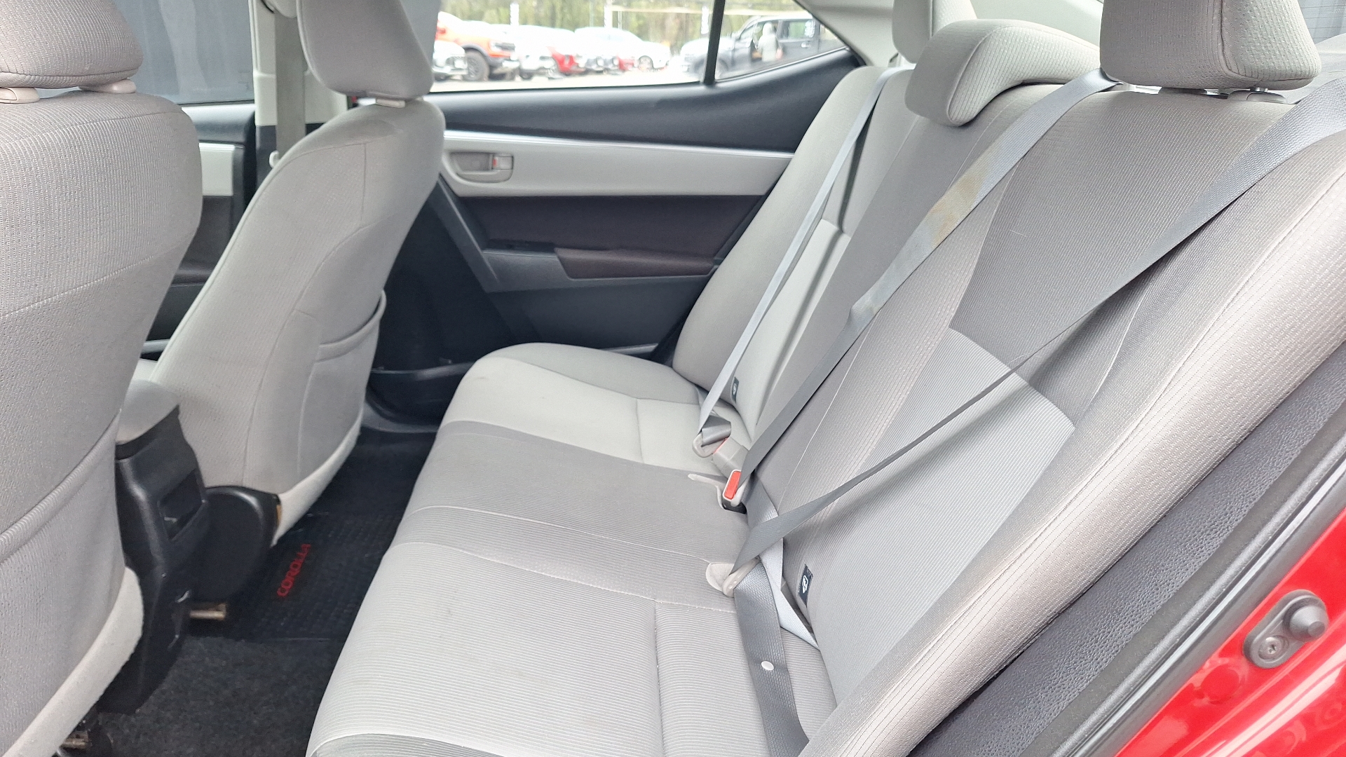 Toyota Corolla — foto 13 de 15