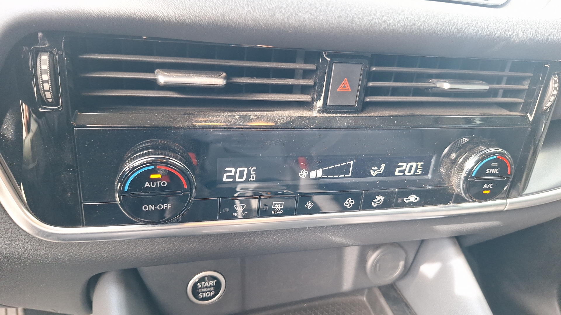 Nissan Qashqai — foto 15 de 15