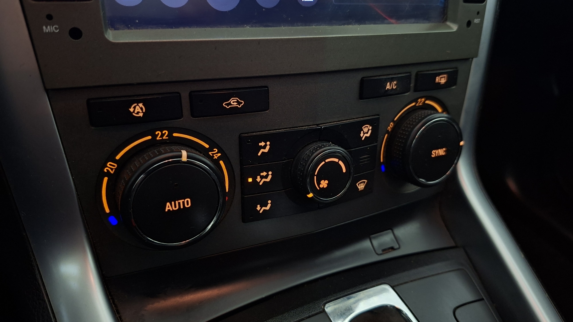 Opel Antara — foto 16 de 17