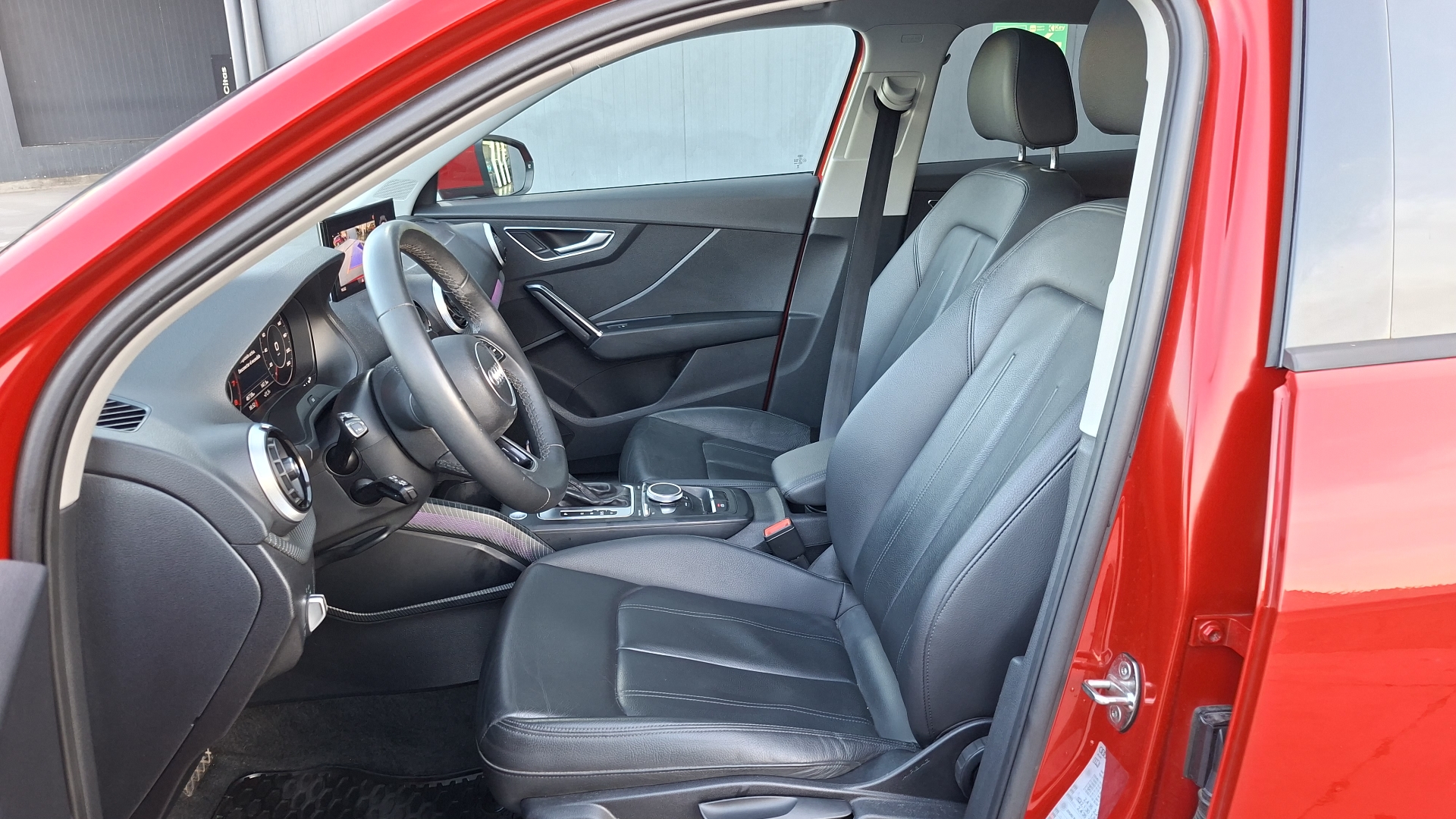 Audi Q2 — foto 14 de 16