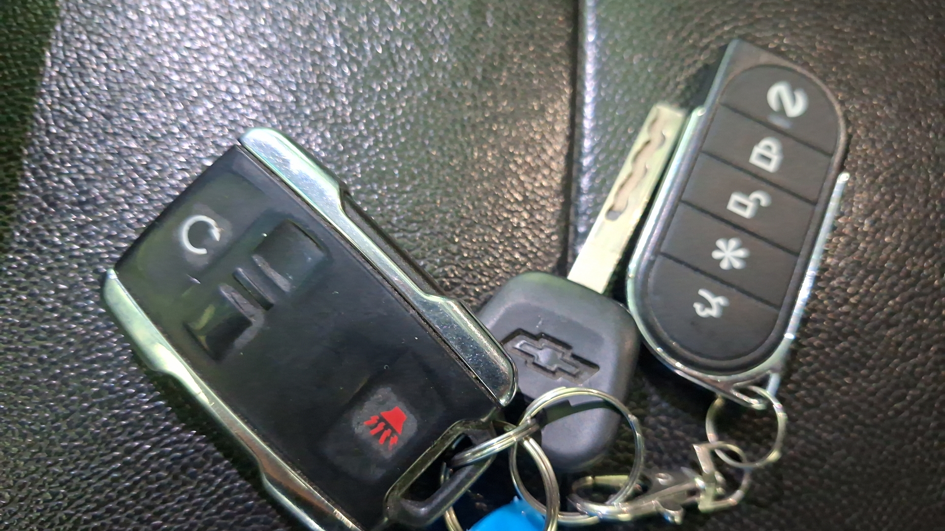Chevrolet Silverado — foto 17 de 17