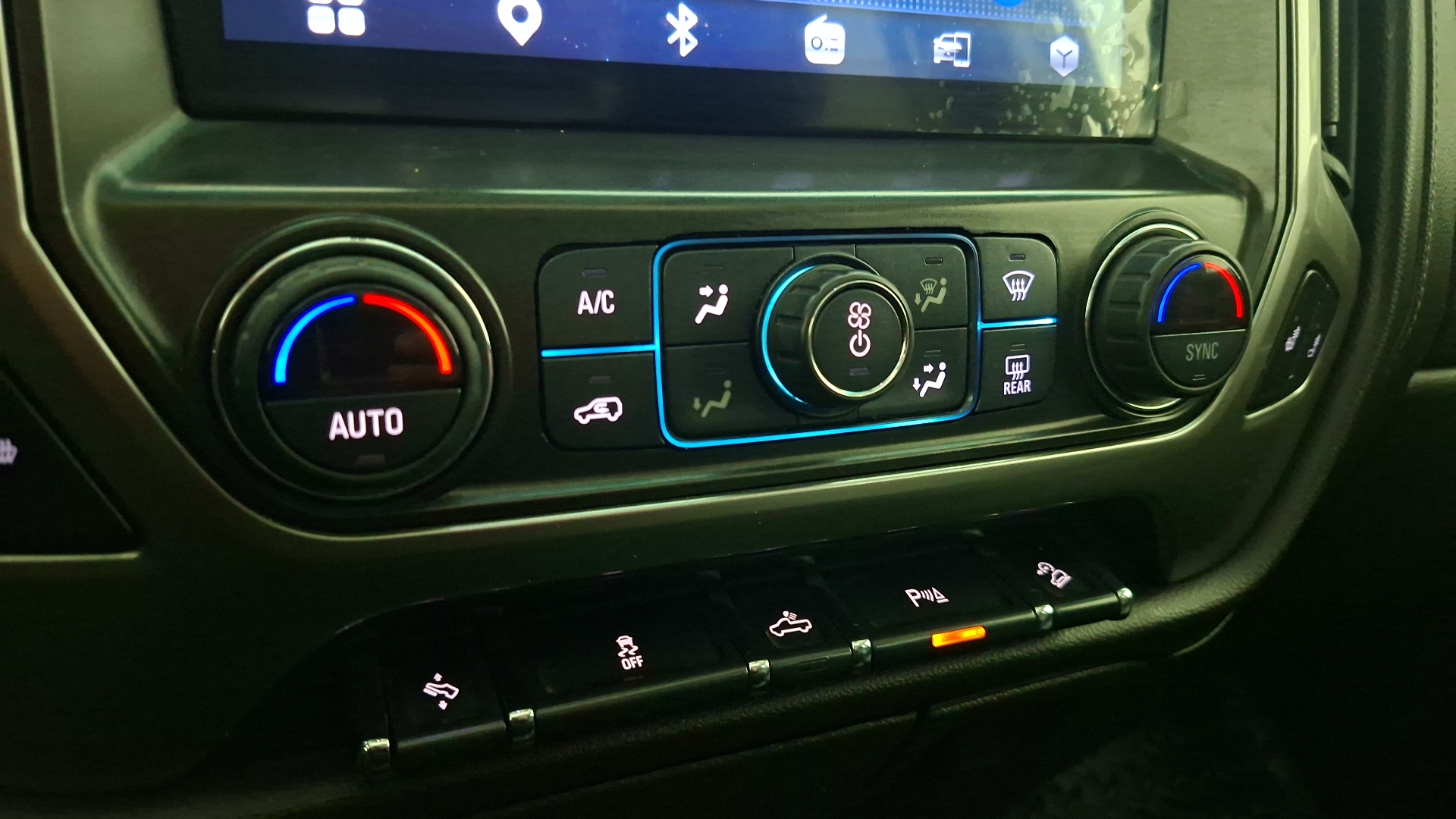 Chevrolet Silverado — foto 16 de 17