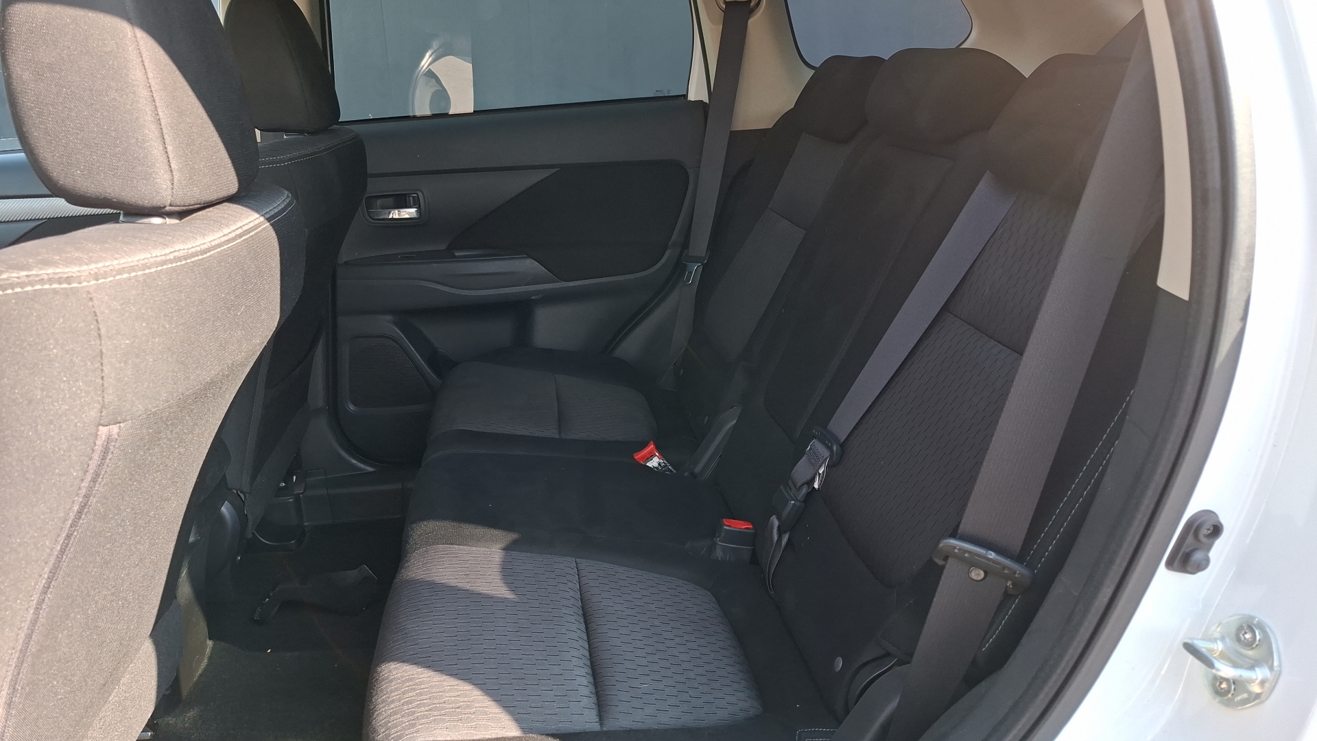 Mitsubishi Outlander — foto 13 de 14