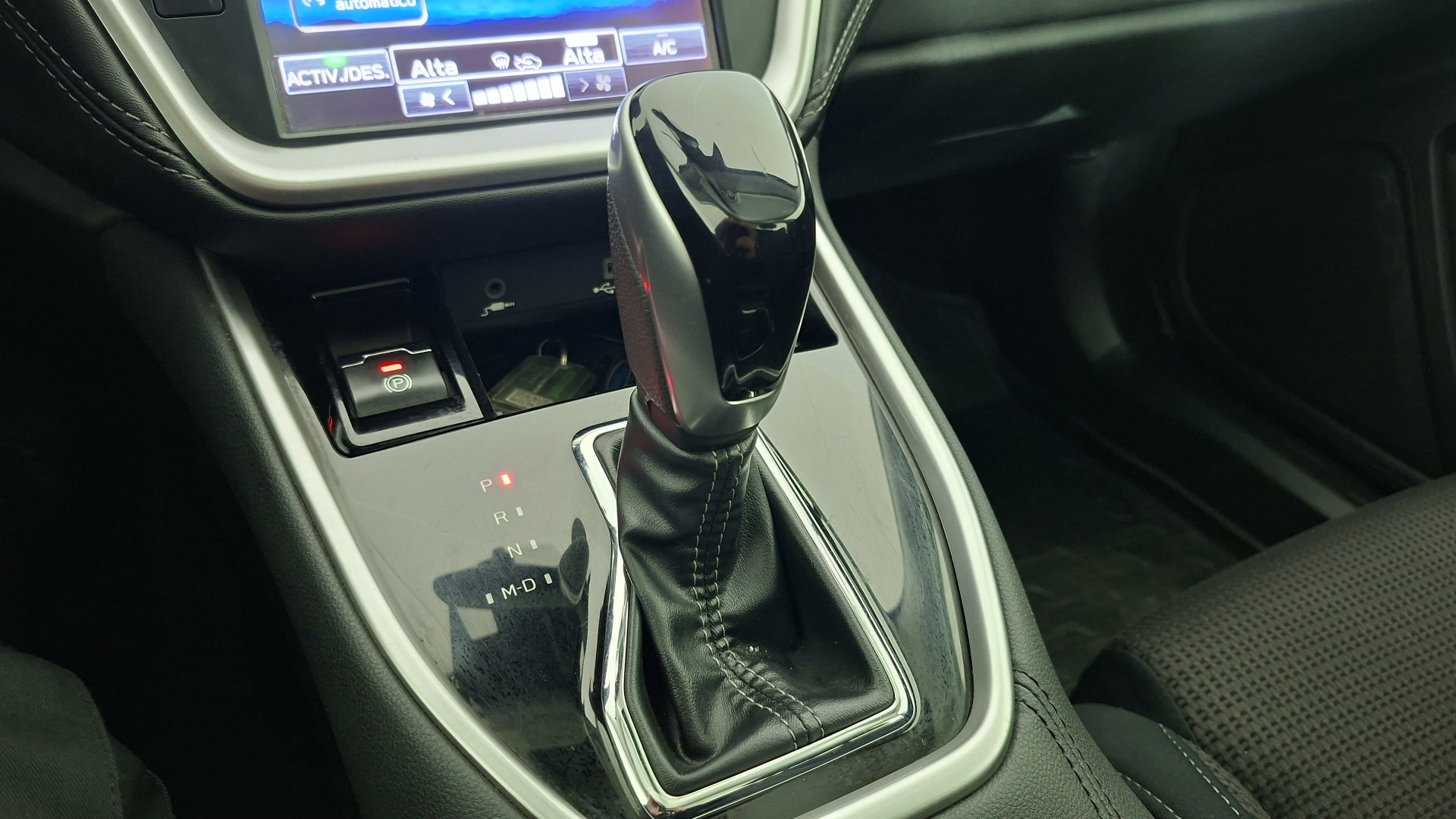 Subaru Outback — foto 12 de 17