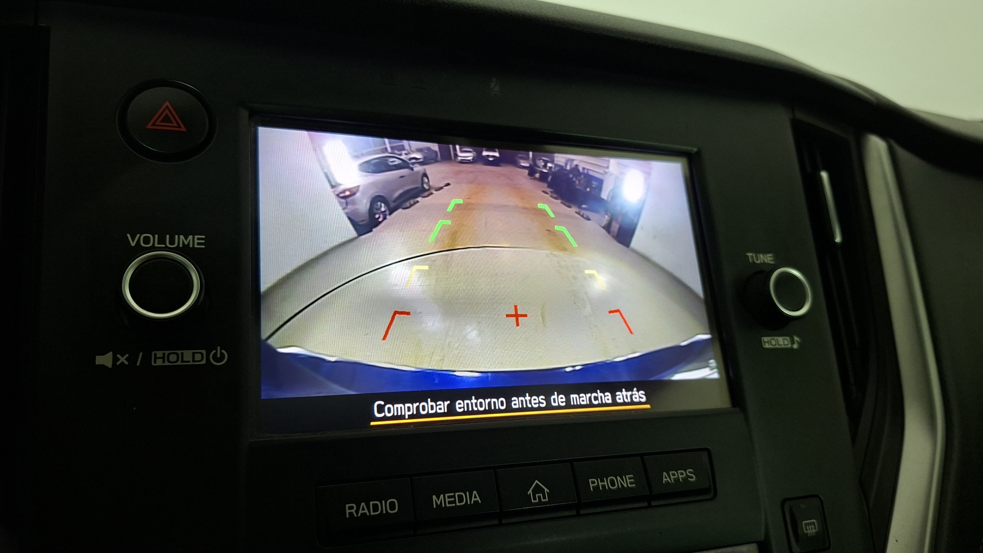 Subaru Outback — foto 13 de 17
