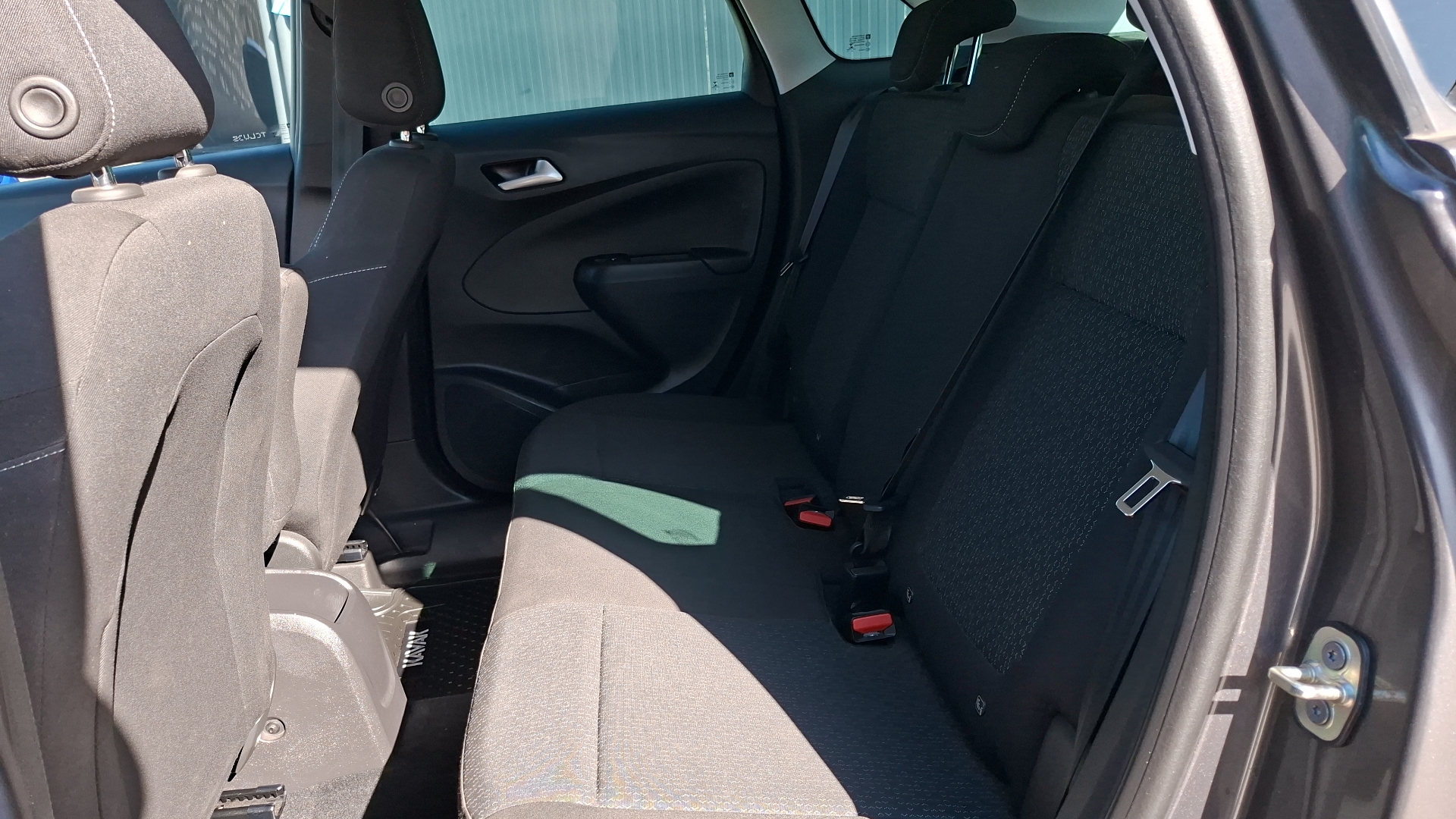Opel Crossland — foto 14 de 15