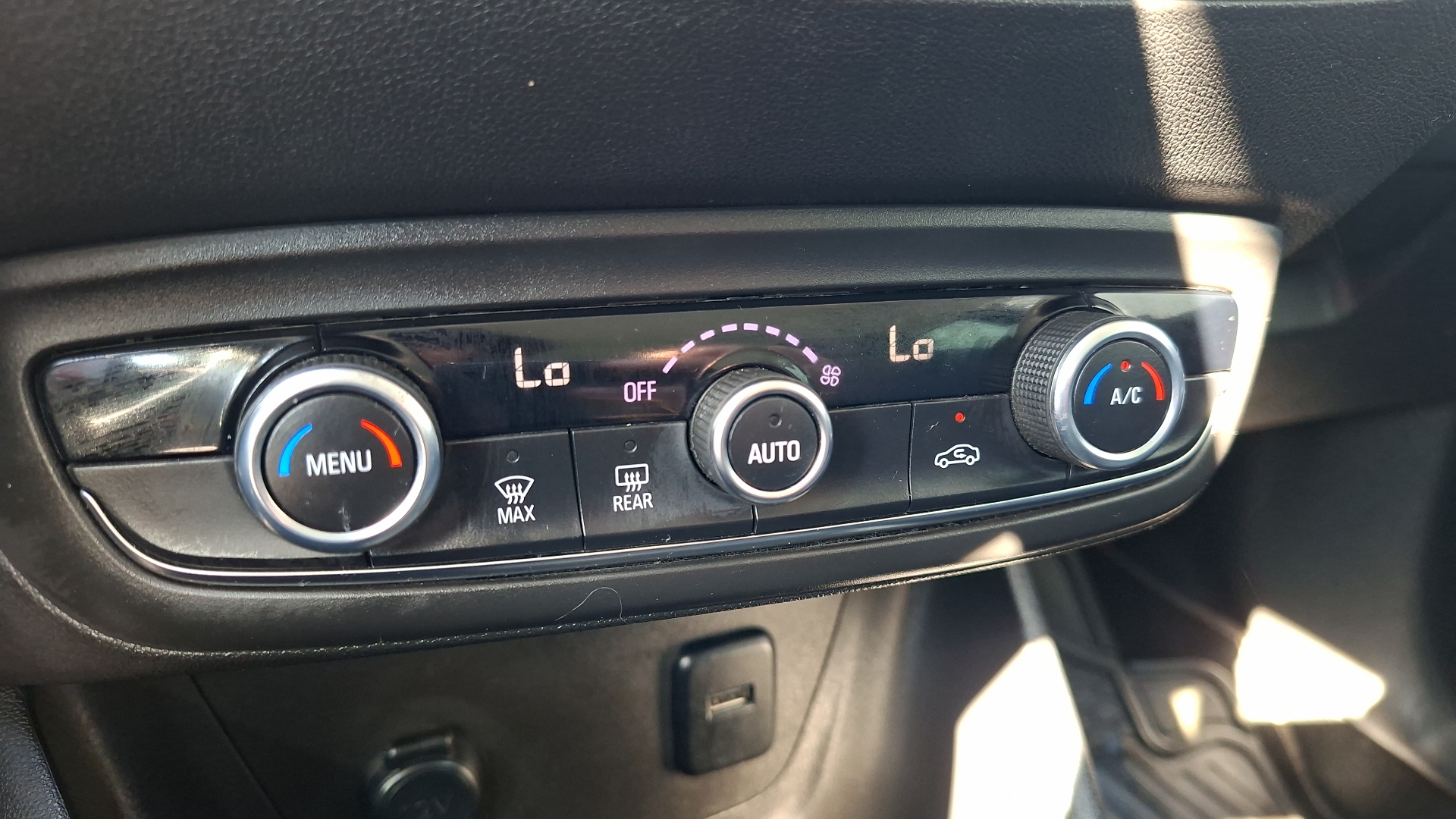 Opel Crossland — foto 15 de 15