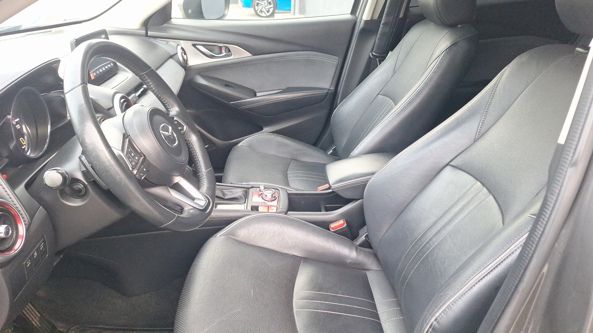 Mazda CX-3 — foto 14 de 15