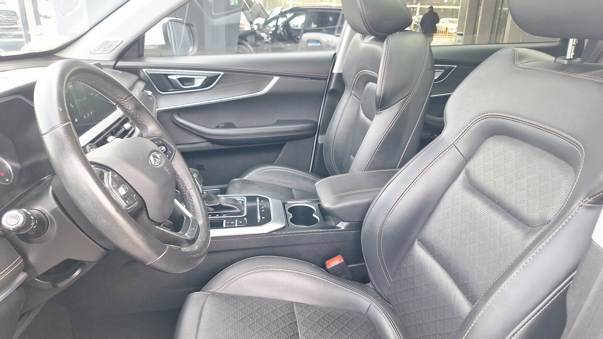 Chery Tiggo 8 — foto 16 de 17