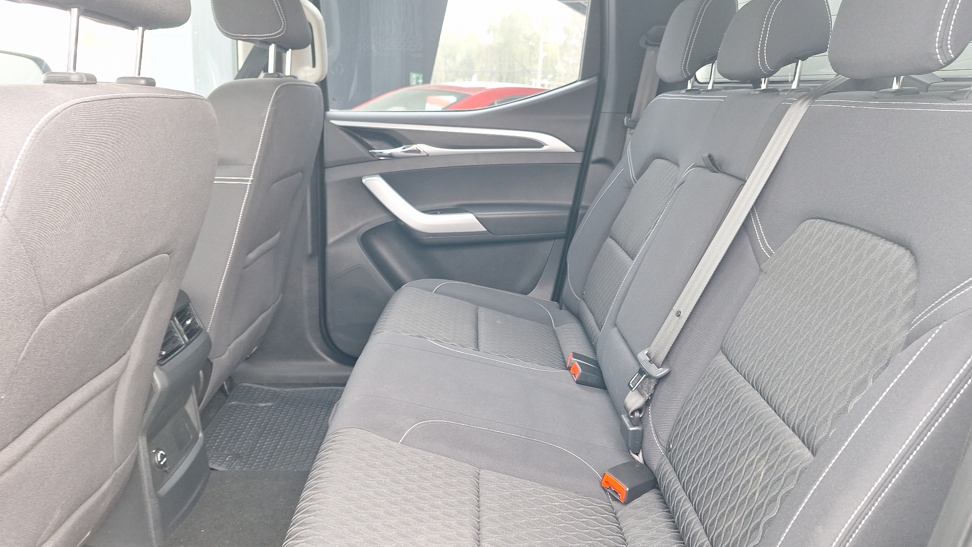 Maxus T60 — foto 13 de 15