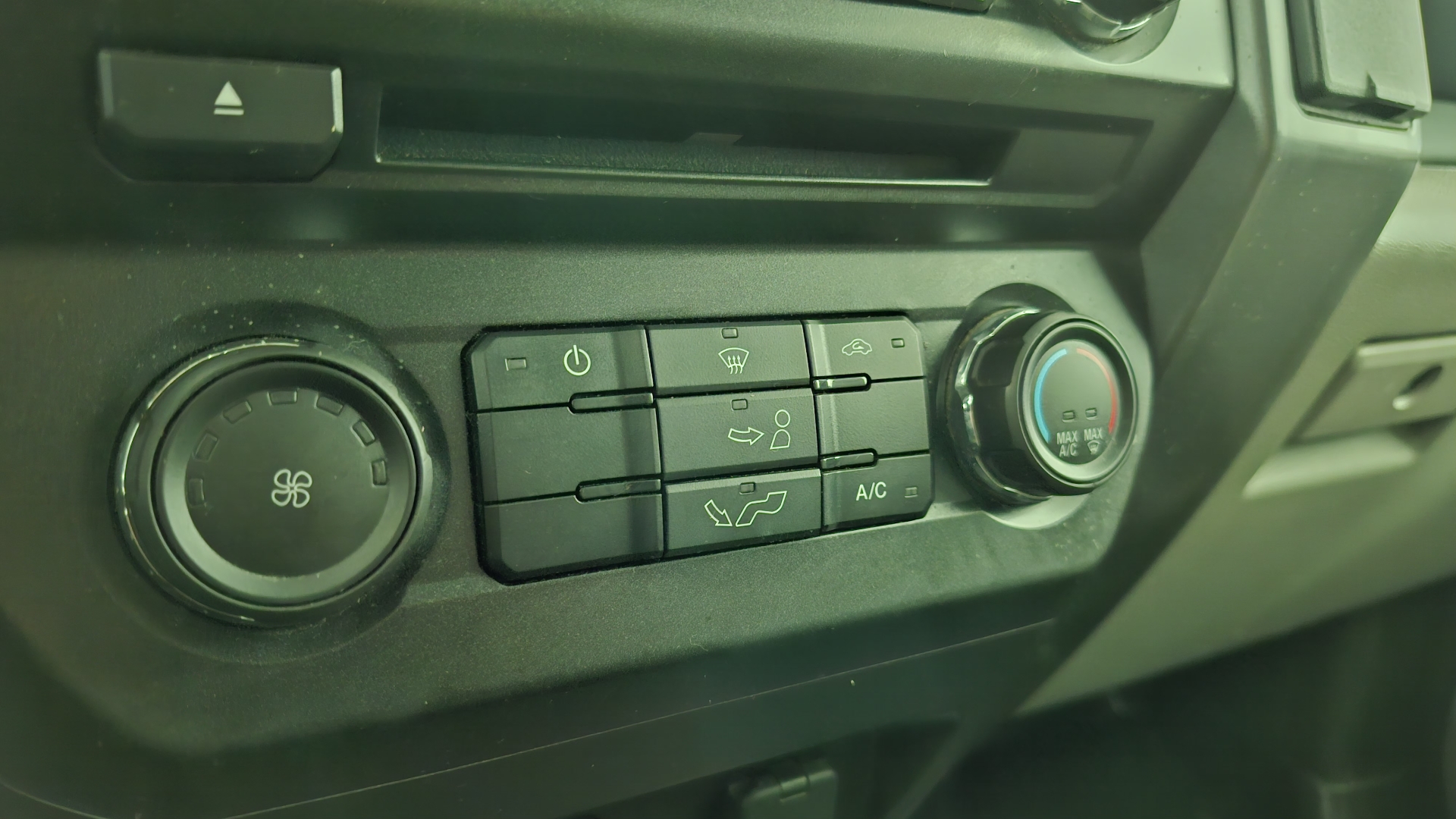 Ford F-150 — foto 15 de 16