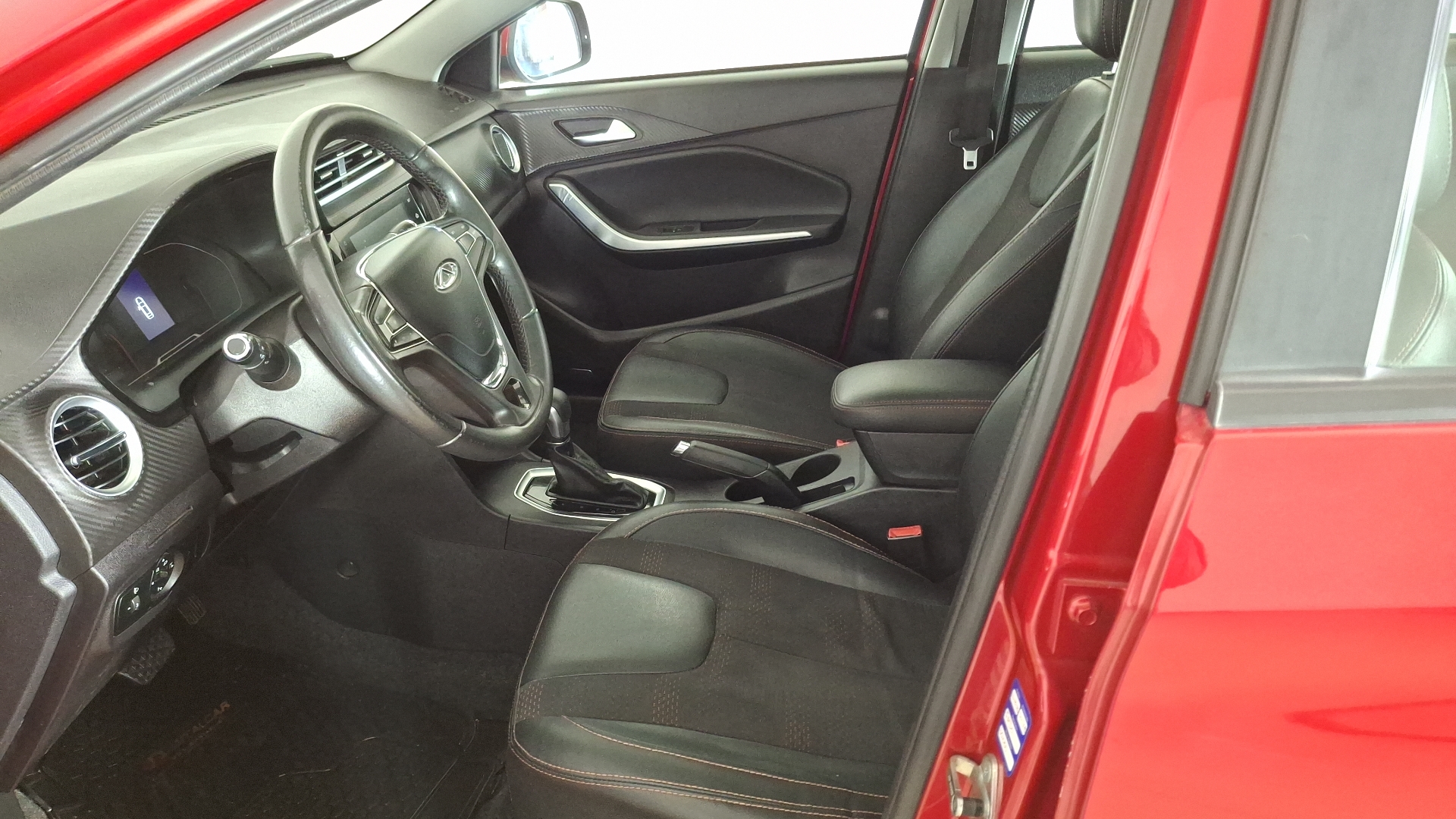 Chery Tiggo 2 — foto 13 de 16