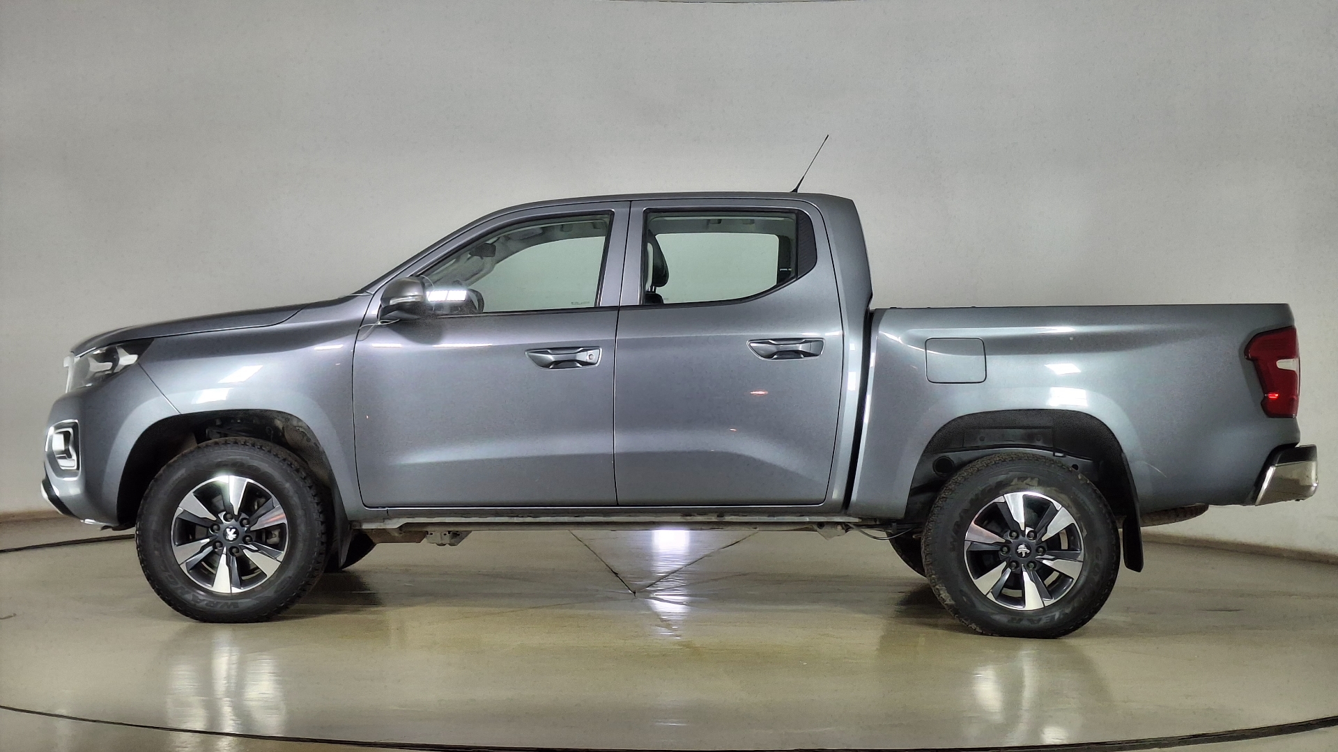 Peugeot Landtrek — foto 7 de 16