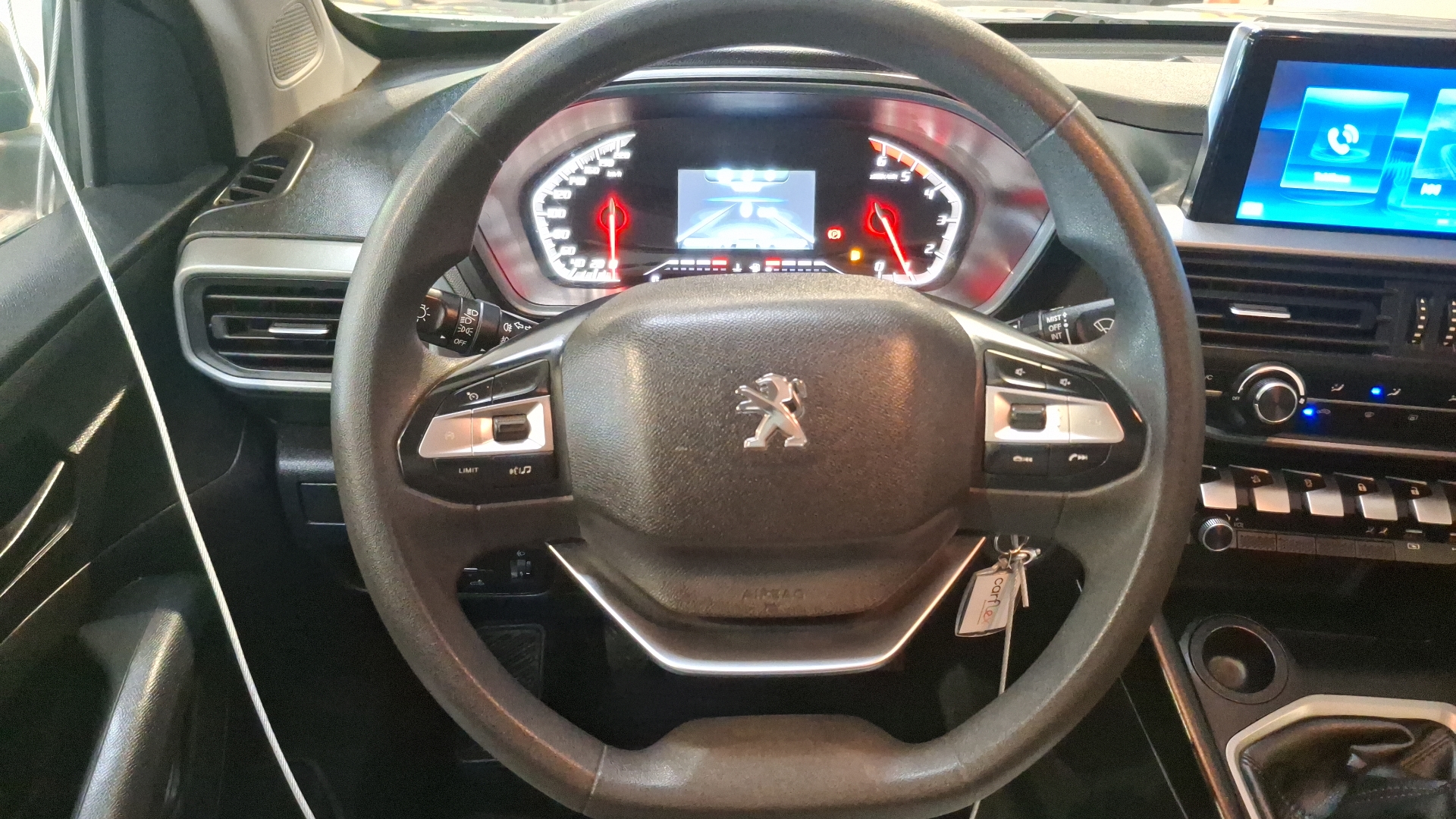 Peugeot Landtrek — foto 8 de 16