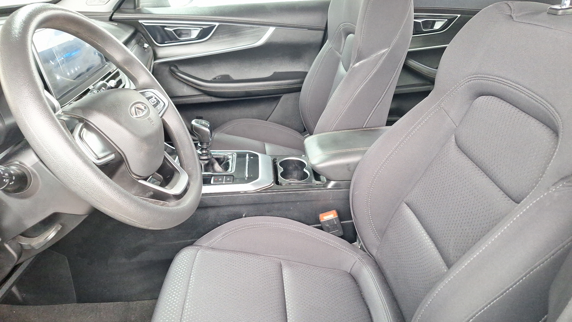 Chery Tiggo 8 — foto 13 de 14