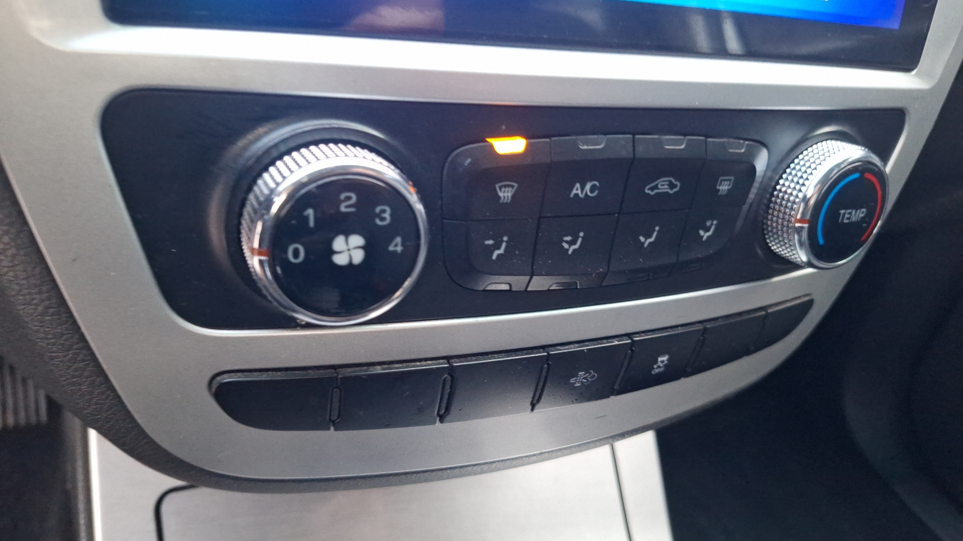JAC T8 — foto 14 de 14