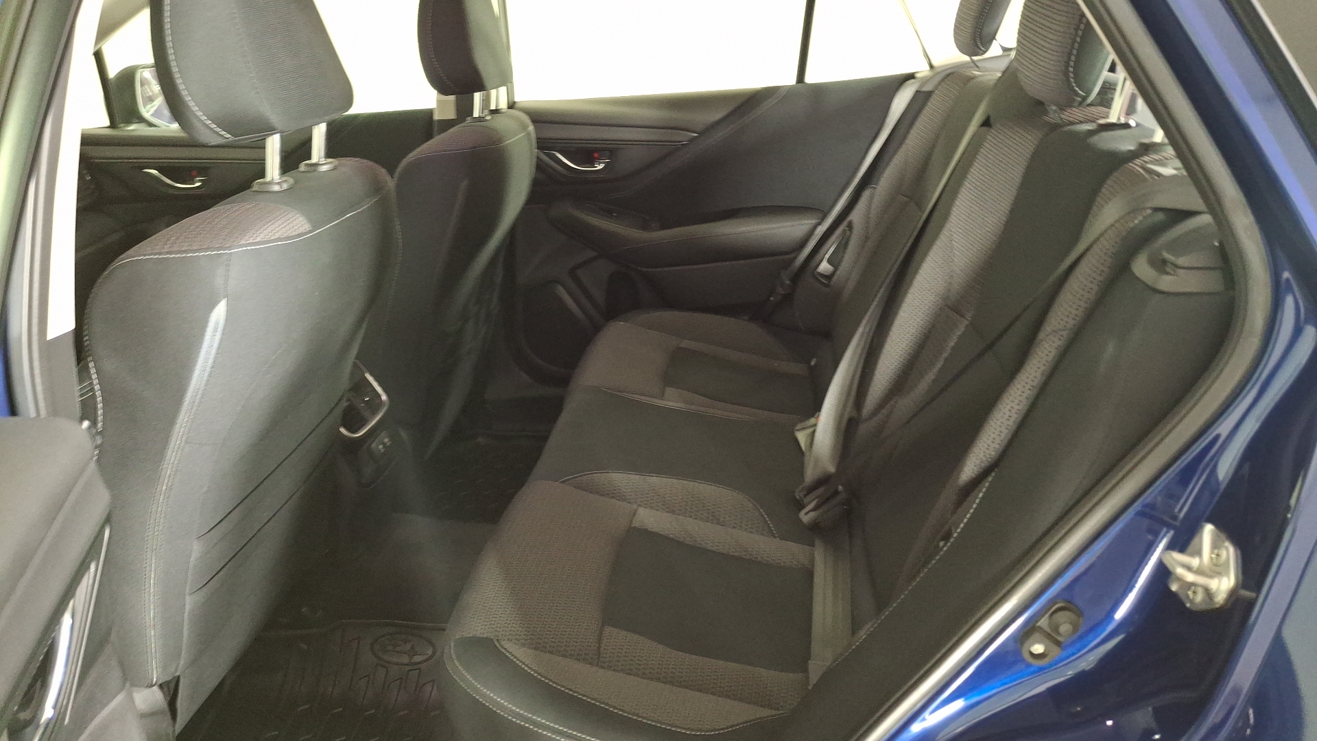 Subaru Outback — foto 14 de 16