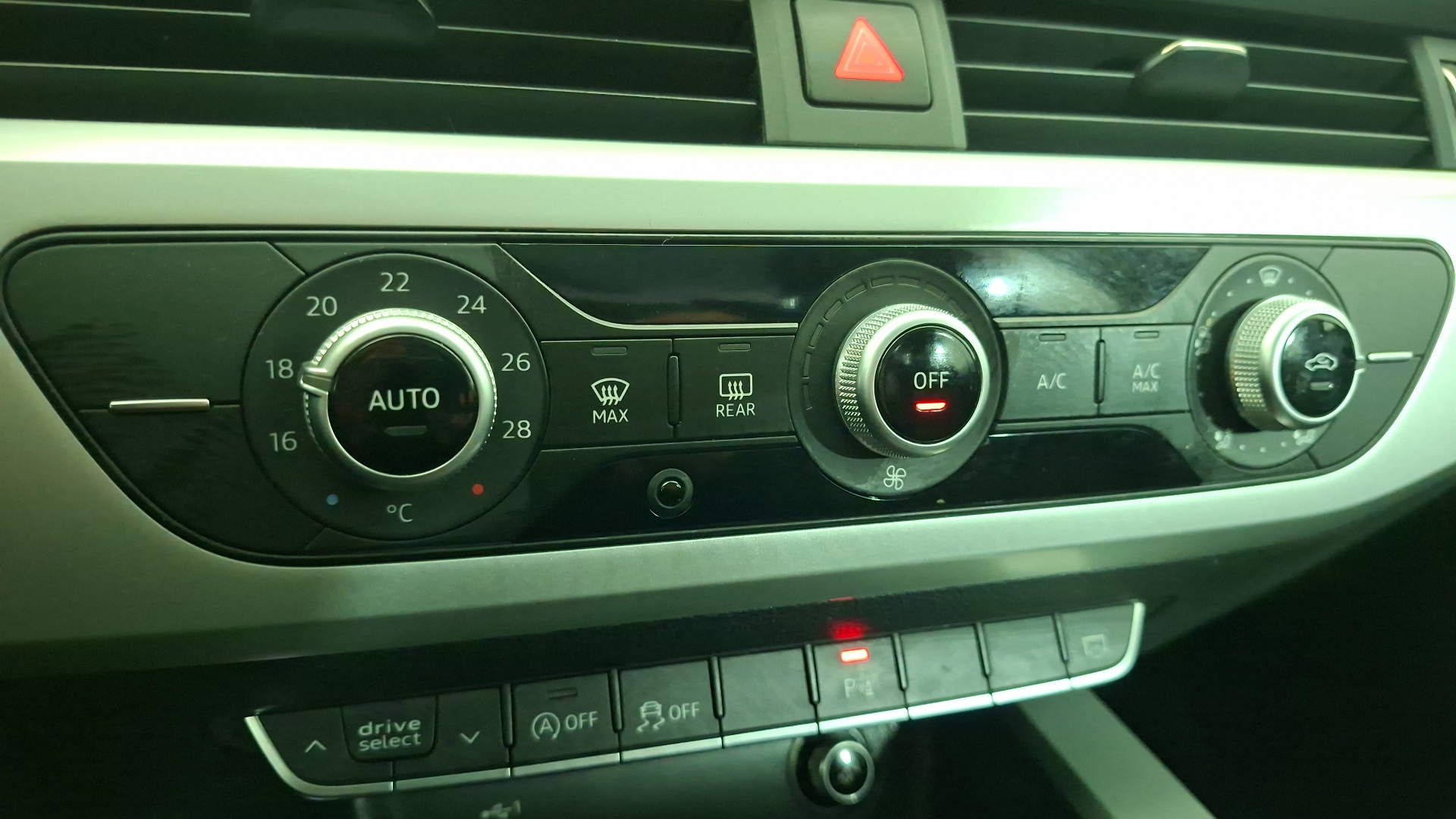 Audi A4 — foto 16 de 17