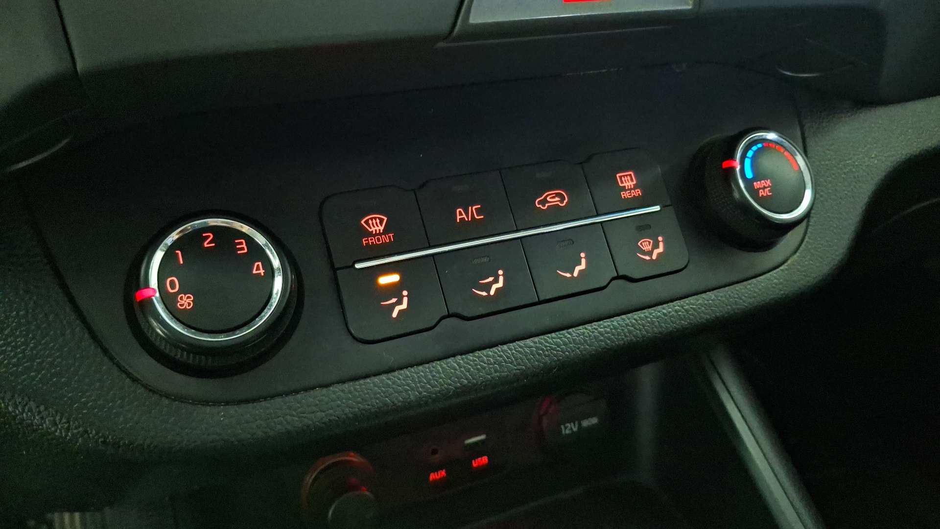 KIA Sportage — foto 14 de 15