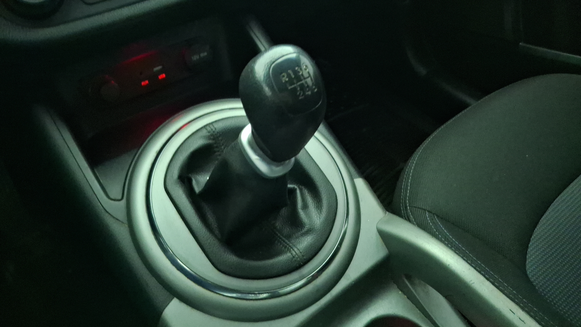 KIA Sportage — foto 11 de 15