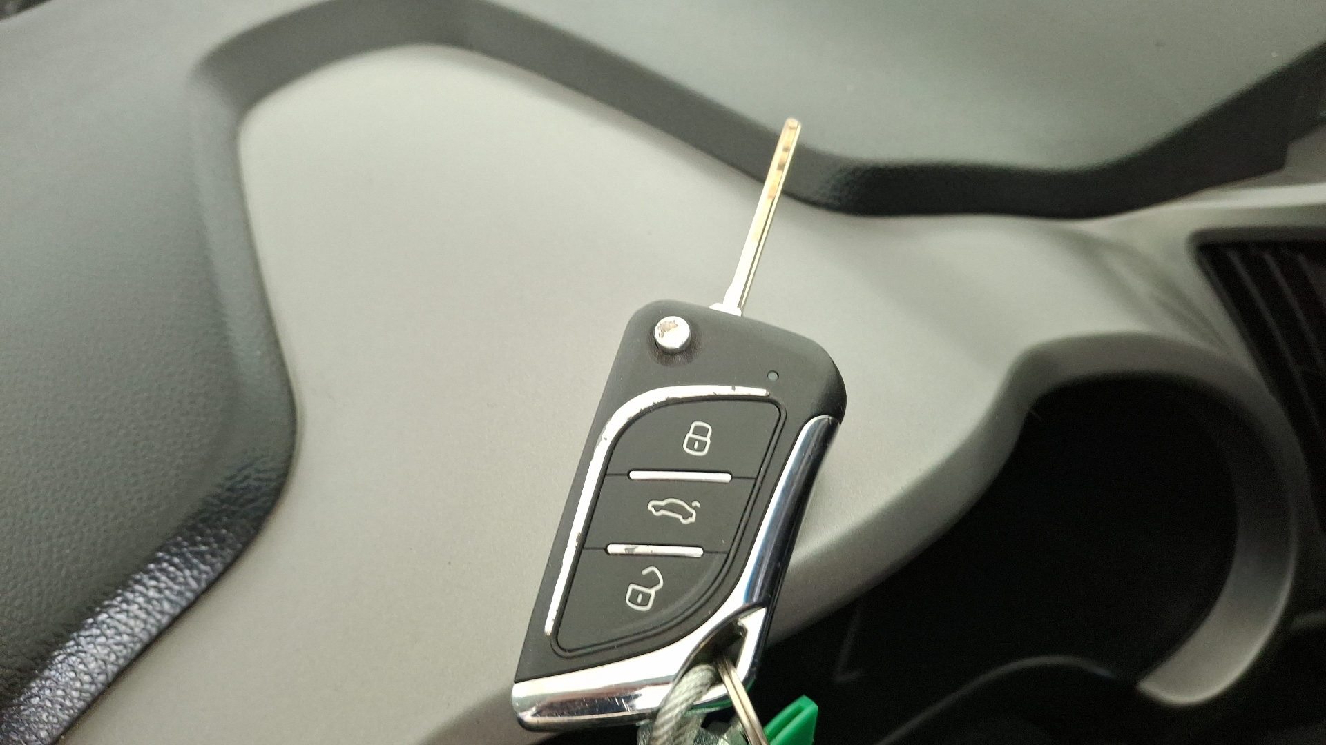 KIA Sportage — foto 15 de 15