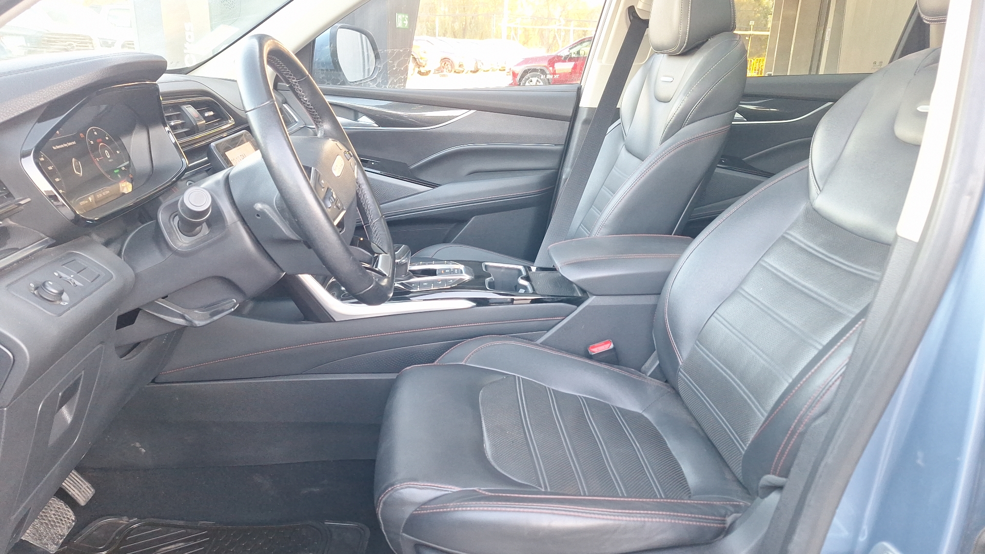 Maxus Euniq 6 — foto 15 de 16