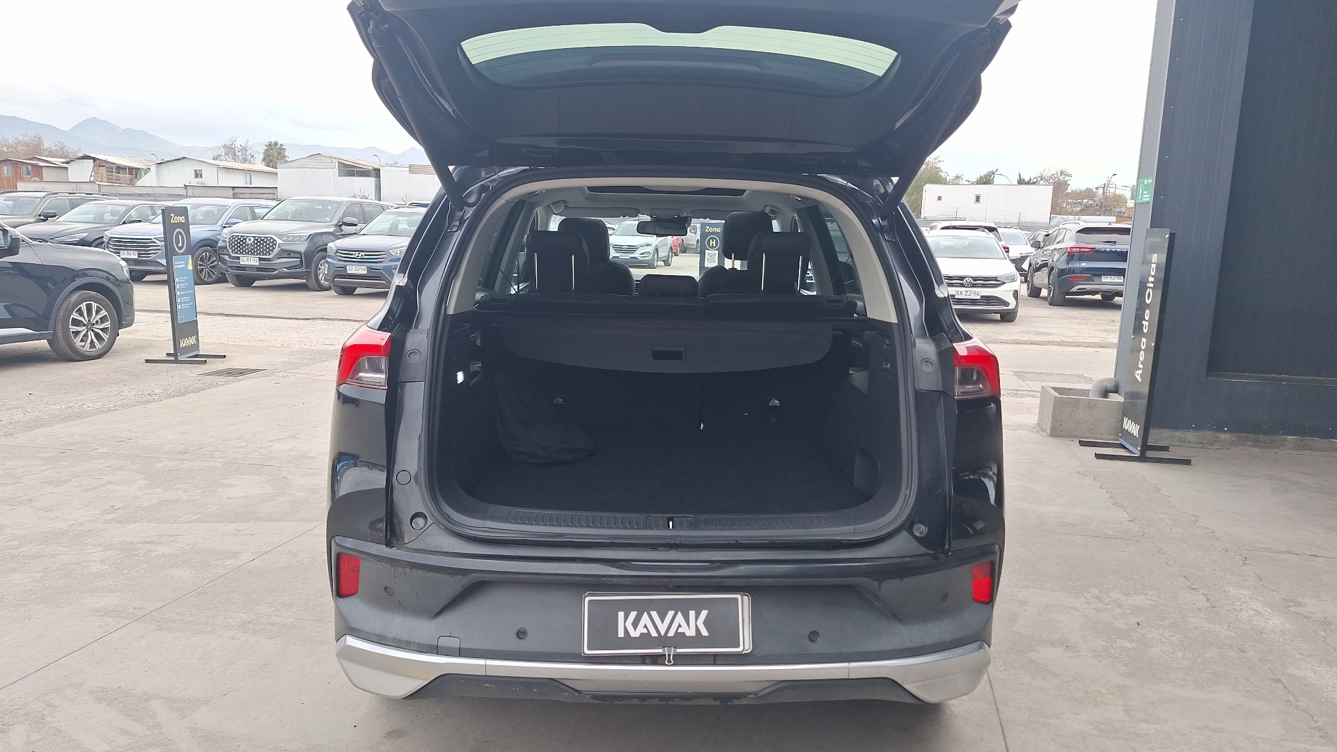 Maxus Euniq 6 — foto 4 de 16