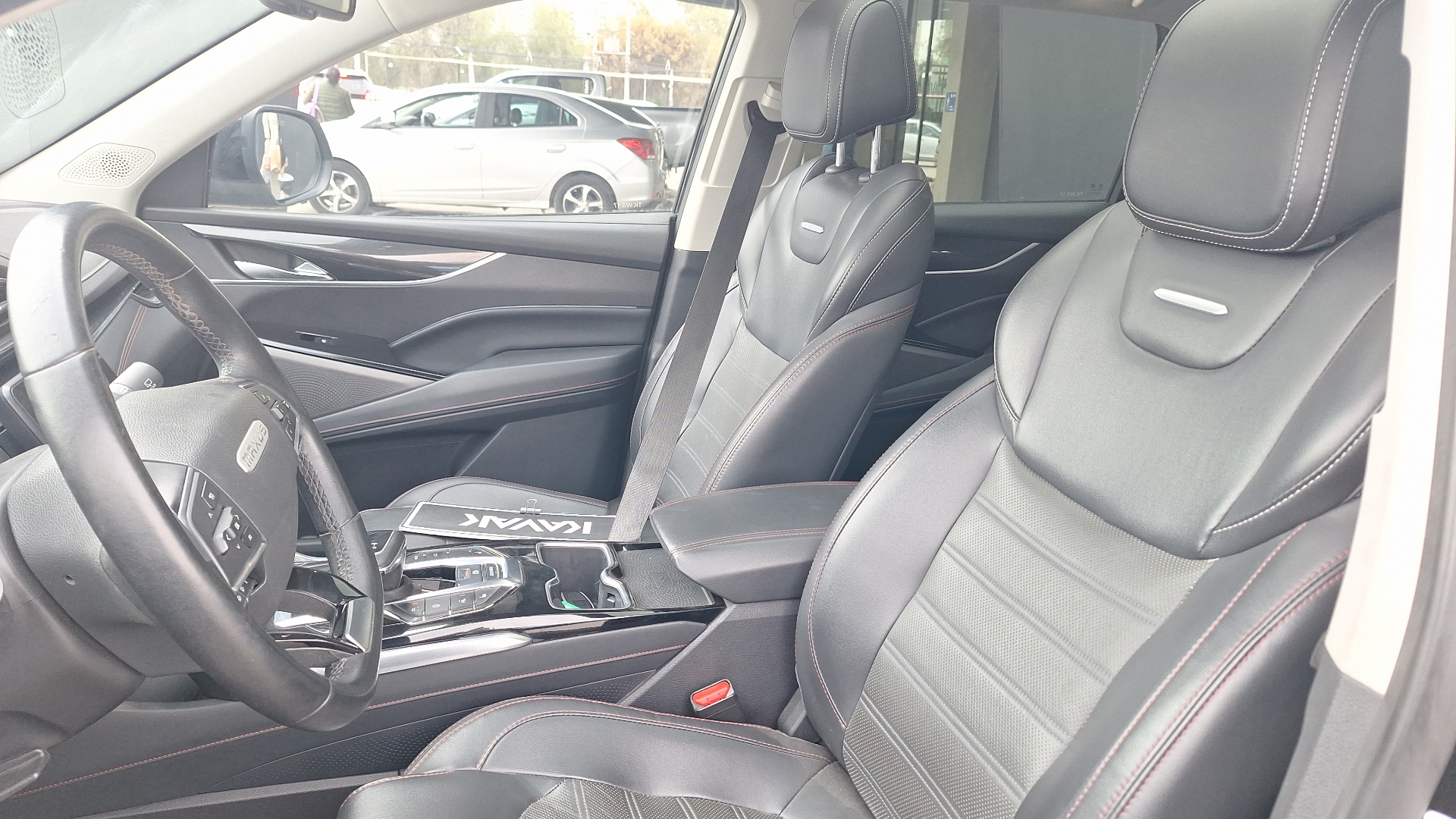 Maxus Euniq 6 — foto 15 de 16