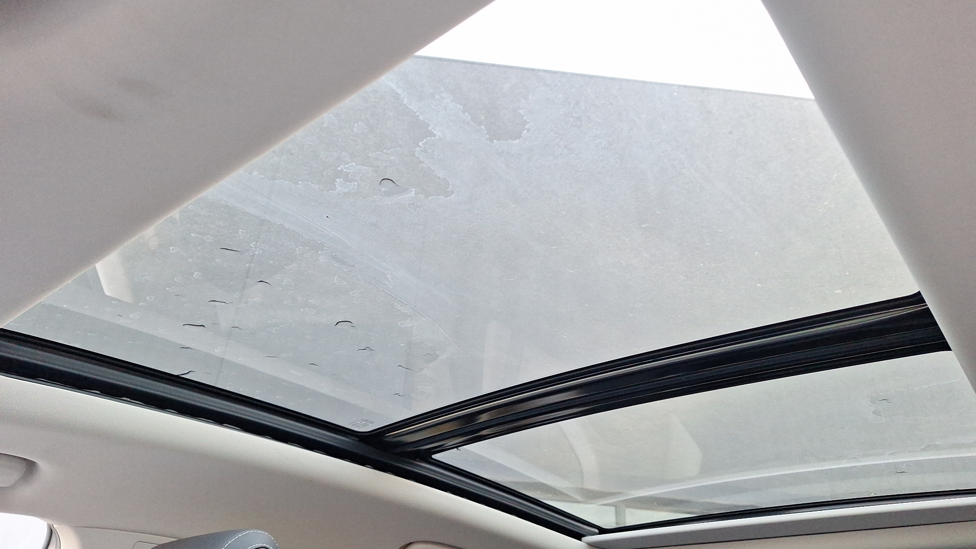 Maxus Euniq 6 — foto 13 de 16