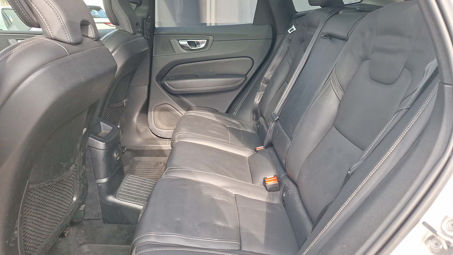 Volvo XC60 — foto 14 de 16